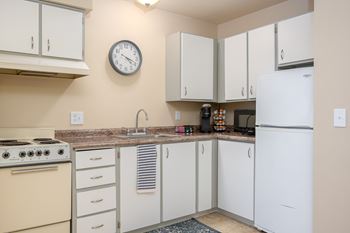 Fully equipped kitchen